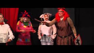 AVAFI: "Esto está mal" obra representada por el grupo de taller de teatro.