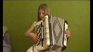 Vilma plays Beautiful Days by Pietro Deiro on accordion. Vals på dragspel. Fisarmonica.