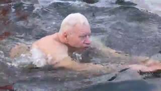 Заплыв моржей в День снятия блокады Ленинграда 27.01.2019.