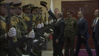 Владимир Путин поднял фуражку палестинского гвардейца