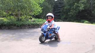 Ребёнок на мотоцикле в 2 года. Biker baby. Дети на мотоциклах.