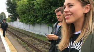 Пугачева прокатилась по перрону Рижского вокзала на Maybach к собственному вагону поезда