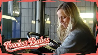 Jule zu Besuch bei den Trucker Babes: Ihr Bus springt nicht an! | Trucker Babes | kabel eins