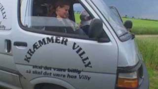 Kræmmer Villy fanger frække damer