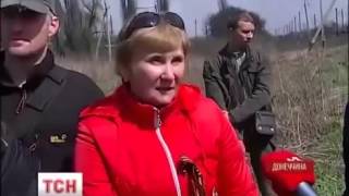 Блокада 25 ОПДБр місцевими мешканцями поблизу Краматорська (16 квітня 2014)