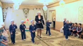 Танец моряков в старшей группе на утреннике к 8 Марта 2014.Муз. рук. Максюта Г. В.