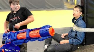 Nerf War Кучерявый РАЗНЁС Логово ДРОЙДОВ Толян и Борода удивлены 15 серия Приключения Нёрф Мафии