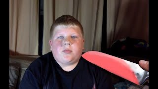 dummer junge macht 1000 Grad heißes Messer Experiment...
