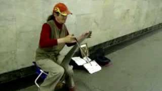 Kalinka (Калинка) (traditional russian song) playing on the saw - bizarre