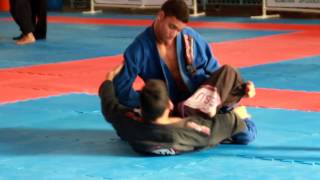 Lutador de Jiu-Jitsu com deficiência participa de campeonato em MG.