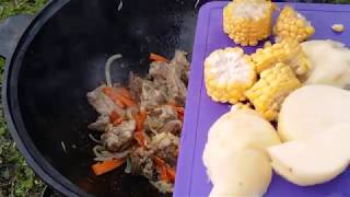 Свиные хрящи с овощами в казане