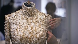 Making-of the CHANEL Fall-Winter 2014/15 Haute Couture Collection