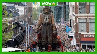 Door deze stad lopen reuzen!