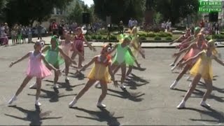 Веснушки-хохотушки. Исп. уч-ся 2 класса. Работа Любови Бендерской. 1 июня 2014 года.