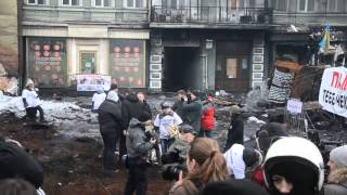 Нападение майдана на солдатских матерей