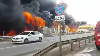 Очень сильный пожар на рынке в Пятигорске. 30.04.2019