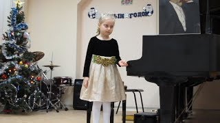 ИГРА НА ПИАНИНО: первый концерт в музыкальной школе / first concert at a music school / girl 5 years
