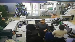 "Вызывайте экзорциста!" Голые танцы в сахалинском супермаркете