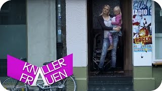 Regenschauer kurz abwarten [subtitled] | Knallerfrauen mit Martina Hill