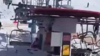 Более десяти человек пострадали из-за аварии на канатной дороге.