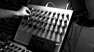 Elements Synthesizer External Input with Yamaha MR10 Drum Machine