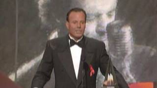 Julio Iglesias Wins Favorite Latin Artist - AMA 1998