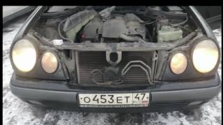 Мерседес Е240   W210 Замена лампочки ближнего света