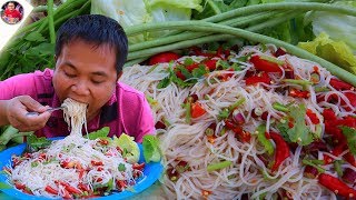 ซั่วข้าวปุ้นพริกสด เผ็ดแซ่บ แกล้มผักกรอบๆ คักหลาย