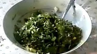 Весенний салат с крапивой