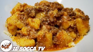 560 - Gnocchi di polenta al sugo di cinta senese..ci vo' avanti tutto il mese! (primo tipico facile)