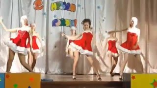 Супер эротичный танец сексуальных девушек. Танец красивых снегурочек. Super erotic dance sexy girls