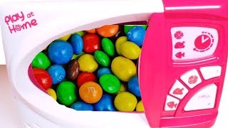 Играем и учим цвета с мячиками, волшебной микроволновкой и конфетами