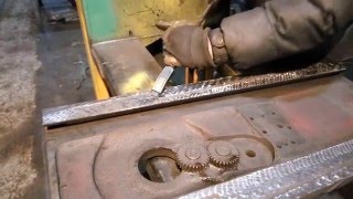 1М63(ДИП300) ремонт суппорта. Пришабриваем на плите