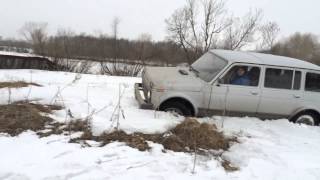 Покатушки по мокрому снегу на VW Tiguan & Лада Нива.