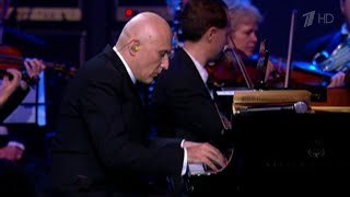 Композитор и продюсер Игорь Матвиенко отмечает 60-летие.