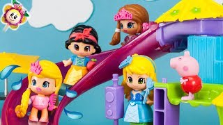 Peppa Pig et les PRINCESSES PINYPON s’amussent au nouveau PARC ACUATIQUE! Jouets Pepa et Pinipon ?