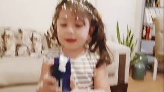 Çocuklar için Esmaül Hüsna Kar spreyi altında Allah'ın isimleri çocuk videoları