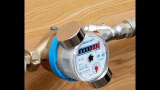 Сломался счётчик воды решил разобрать его посмотреть что внутри него.