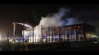 Brand in Flüchtlingsheim: Brandenburgs Innenminister Schröter in Nauen
