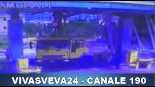ANDRIA | Camion gru contro distributore in via Canosa: tanti danni