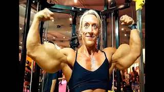 Strong women Bodybuilding posing for you