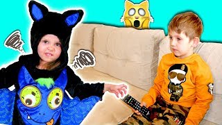 Как отобрать у брата пульт от телевизора! Funny KIDS!