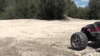 HPI Savage Flux  Hp and Savage XS SS on LiPo Beach