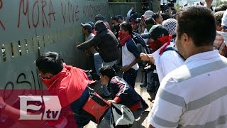 Vandalizan cuartel militar de Iguala en marcha por normalistas/ Pascal Beltrán