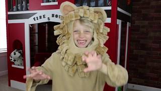 Halloween Costume Runway Show!