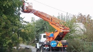 Автовышка в работе