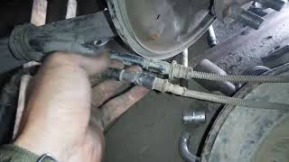 SUBARU Legacy bjf B10 В чем Разница ? тросиков ручного тормоза барабанные дисковые