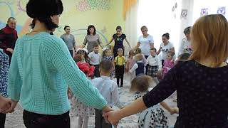 Танец-игра с мамами в детском саду "Ищи маму" (муз.композиция КУ-ЧИ-ЧИ)