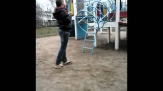 Девочка избивает мальчика часть 2