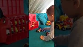 Stacyjkowo - walizeczka Wilson. Walizka Wilsona i Milana. Chuggington box Wilson bag